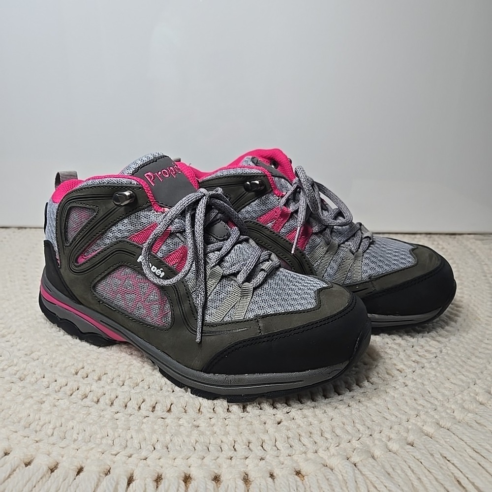 Propet Peak Women Size 9 W(D)  WBA002M Gray Pink Berry Hiking Sneaker Boot Shoe